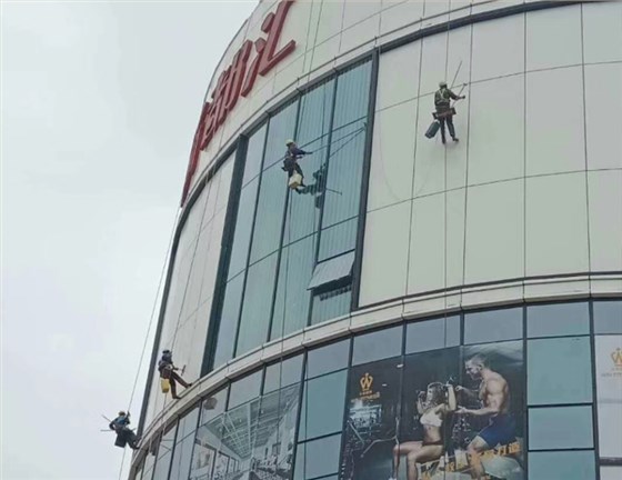 簡(jiǎn)單談?wù)剰V州外墻清洗施工方案